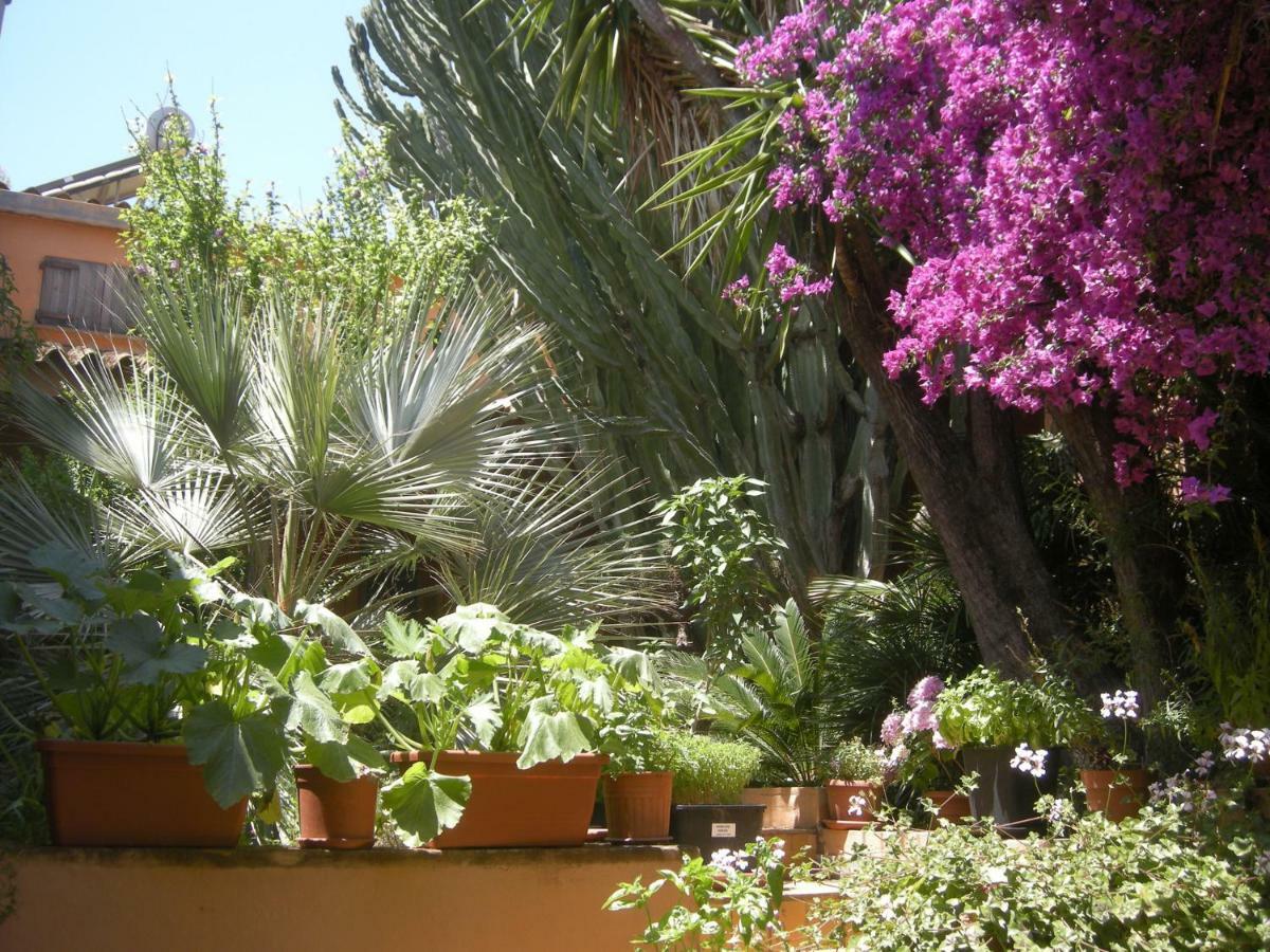 Via Dei Gerani B&B Sinnai Екстер'єр фото